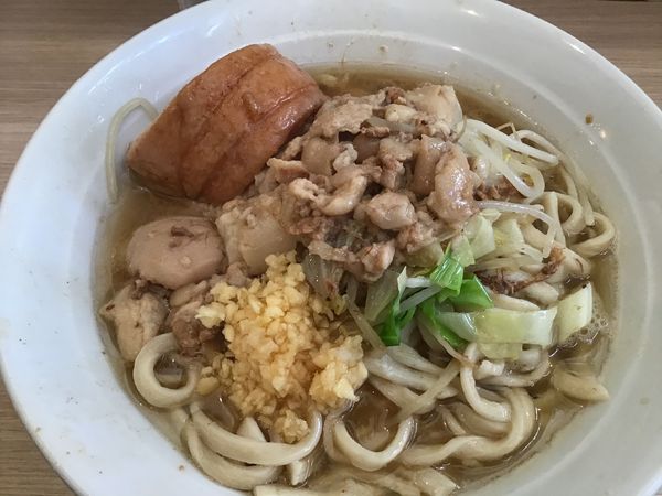 「ラーメン(選択麺量300g)800円ニンニクアブラ」@麺屋 味方の写真