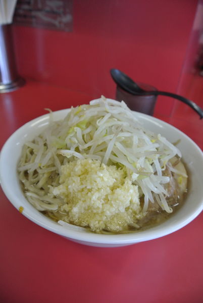 「ラーメン少なめ750円ニンニク」@ラーメン二郎 茨城守谷店の写真