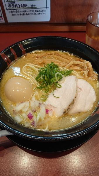「濃厚鶏そば（塩）トッピング味玉」@麺童 豊香の写真