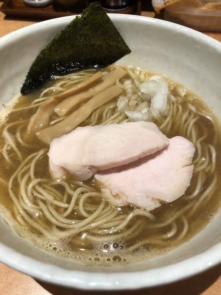 「鶏煮干しらーめん」@麺家 一鶴の写真