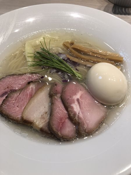 「特製中華そば　塩」@宍道湖しじみ中華蕎麦 琥珀 東京本店の写真