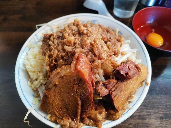 「らーめん＋生卵」@らーめん梵's 埼大前本店の写真