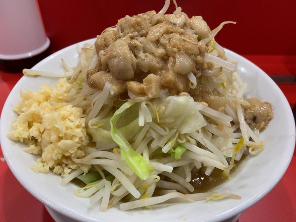 「ラーメン　ヤサイ、アブラ、ニンニク、全て中」@ラーメン ノックアウトの写真