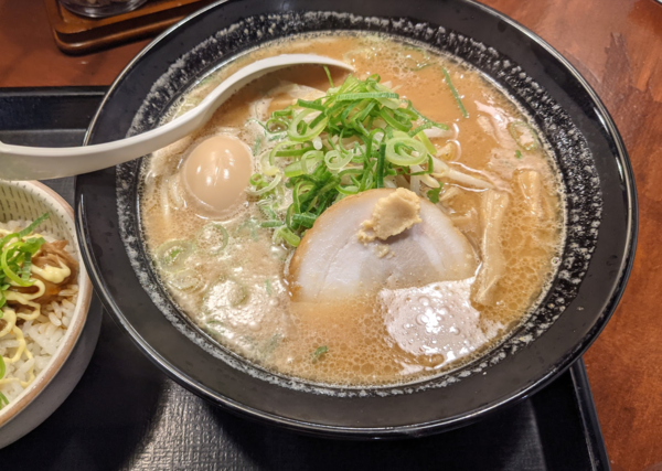 「濃厚味噌ラーメン」@威風 川崎店の写真