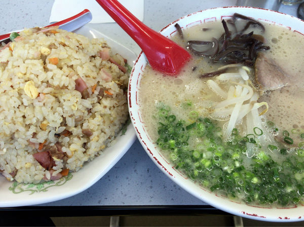 「ラーメン」@九州ラーメン 友理 本店の写真