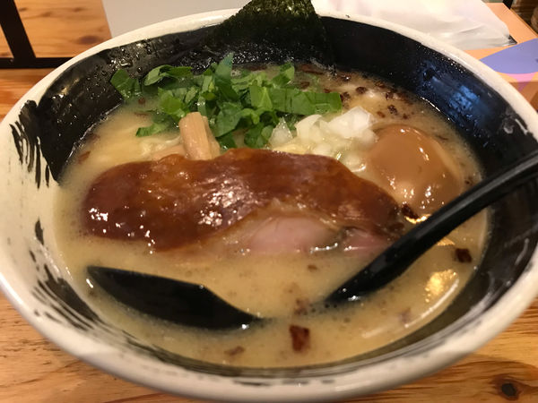 「こく塩そば味玉大盛固め920円」@麺場 浜虎 横浜店の写真