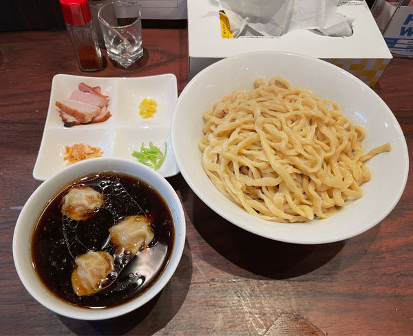 「つけそば(太麺)大盛＋ワンタン」@あはれの写真