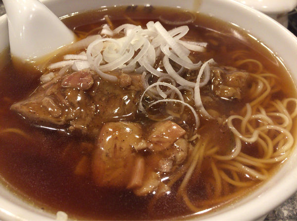 「牛バラそば」@愛群の写真