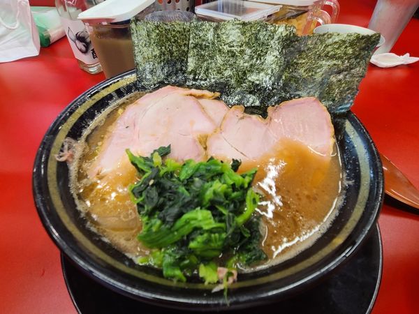 「チャーシュー麺3枚　ライス」@IEKEI_TOKYO 王道家直系の写真