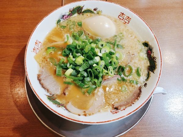 「チャーシュー麺 + 味付煮玉子」@ますたに 京都駅ビル拉麺小路店の写真