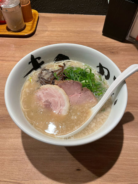 「純とん」@博多純系豚骨らーめん まんかい 福岡空港店の写真