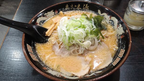 「みそらーめん¥900-」@北海道ラーメン 東京味源 神田駅前店の写真