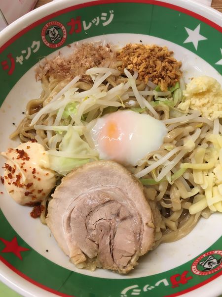 「まぜそば(玉子あり)   780円」@ジャンクガレッジ 太田店の写真