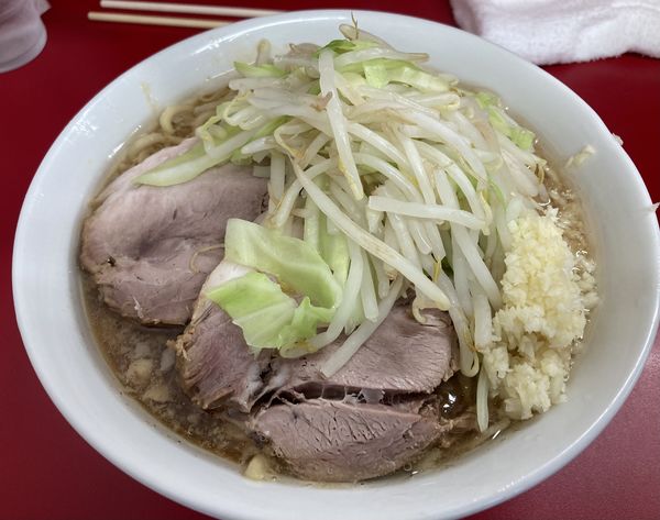 「ラーメン半分」@ラーメン二郎 神田神保町店の写真