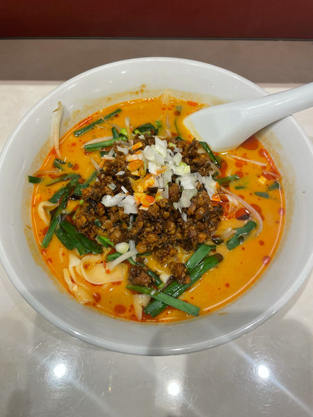 「四川風担々刀削麺(1078円)」@餃子伝説本舗 吉野町店の写真