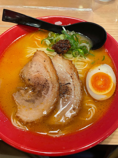 「海老豚骨塩らーめん」@つけ麺らーめん 春樹 新宿御苑前店の写真