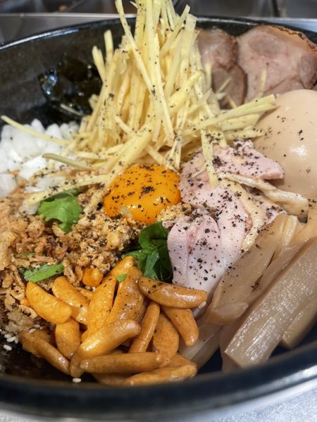 「ジョーまぜそば全のせ」@麺屋ジョーの写真