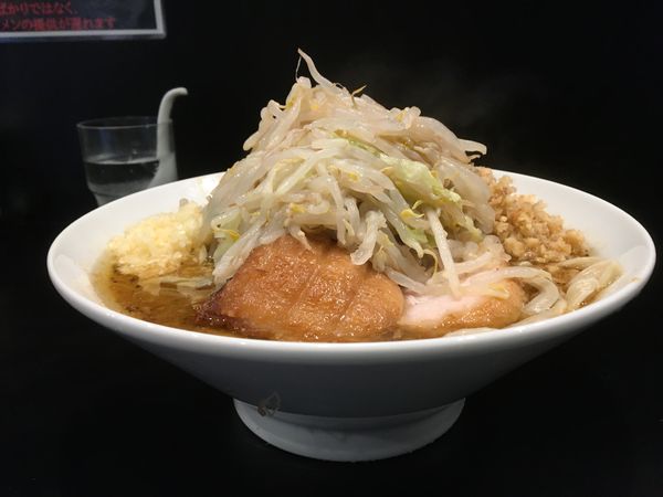 「ラーメン 900円+生姜 50円+カレー 100円」@豚風。の写真