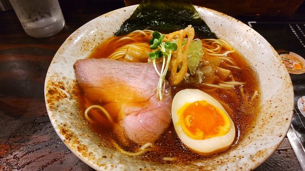 「醤油らーめん750円」@麺処 三虎の写真