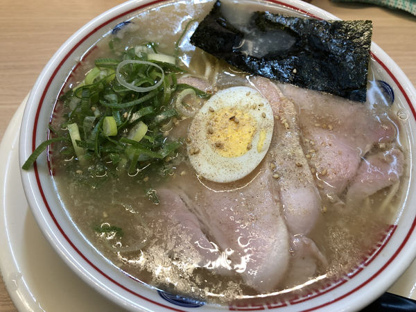 「淡口豚骨ラーメン」@空ノ色 王子店の写真