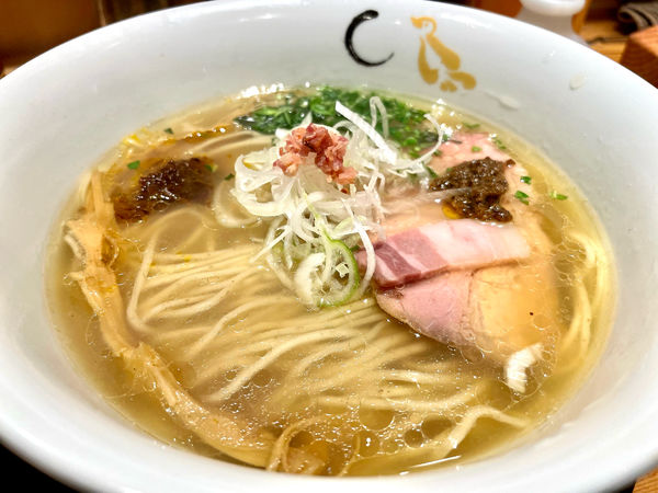 「真鯛と蛤の塩そば（1000円）」@SOBAHOUSE 金色不如帰 新宿御苑本店の写真