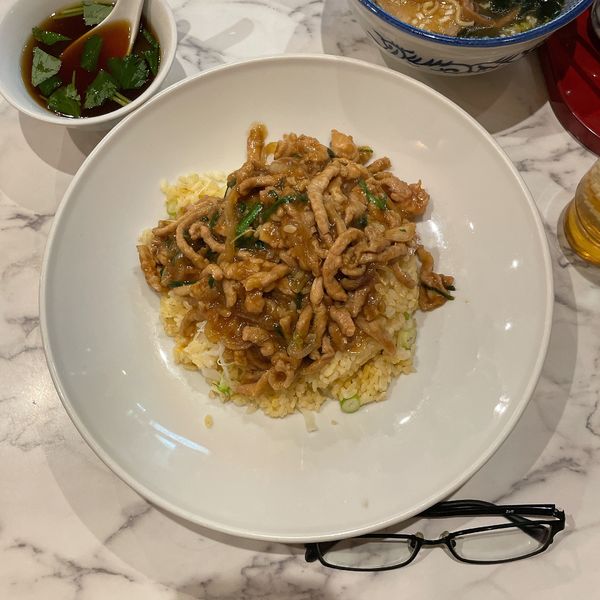 「豚肉生姜焼きチャーハン W(ダブル)盛」@中華料理 雁川の写真
