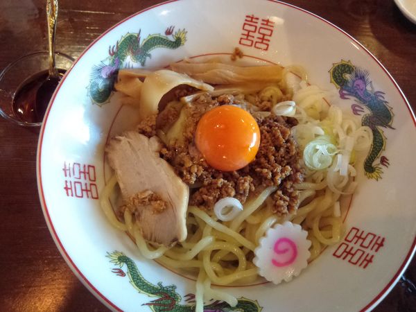 「究極の油そば　９５０円　食べるラー油付　７８点」@二代目 TATSU 〜龍〜の写真