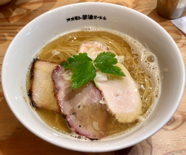 「ニボシヌードル（800円）」@オカモト醤油ヌードルの写真