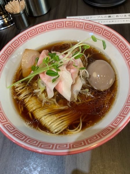 「醤油メン 900円　味玉クーポン利用」@ヌードルボウズ n坊の写真