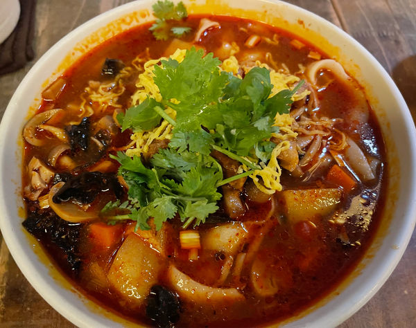 「西安酸辣麺(限定)」@西安刀削麺酒楼 三田店の写真