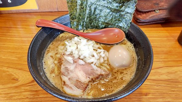 「味玉醤油豚骨」@ラーメン 脇やの写真