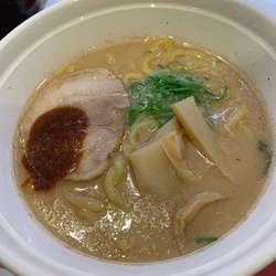 すごい煮干ラーメン(ラーメン凪監修)