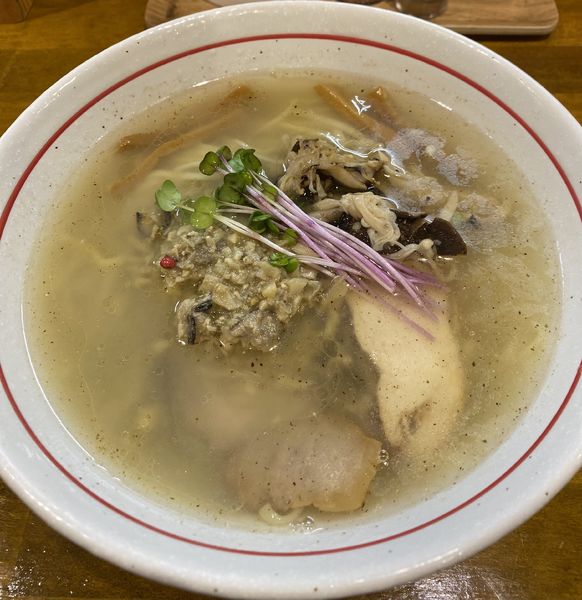 「【限定】牡蠣と三種の木の子塩らー麺　９００円」@麺屋 ぬまたの写真