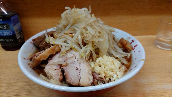 「小豚(930円)ニンニクアブラ」@ラーメン二郎 環七新新代田店の写真