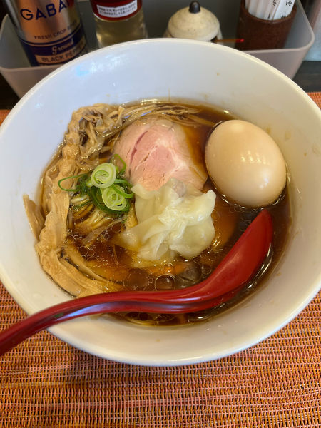 「特製中華そば」@麺屋かなでの写真