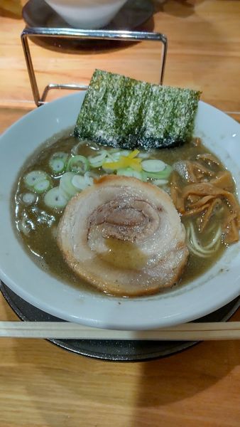 「濃厚煮干しラーメン」@麺屋 音の写真