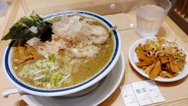 「特製ラーメン・特製メンマ・麺大盛　￥１４００」@中華そば つけめん 玉 JR川崎タワー店の写真