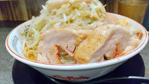 「#小ラーメン #780円 ニンニクヤサイアブラ」@豚山 五反田店の写真