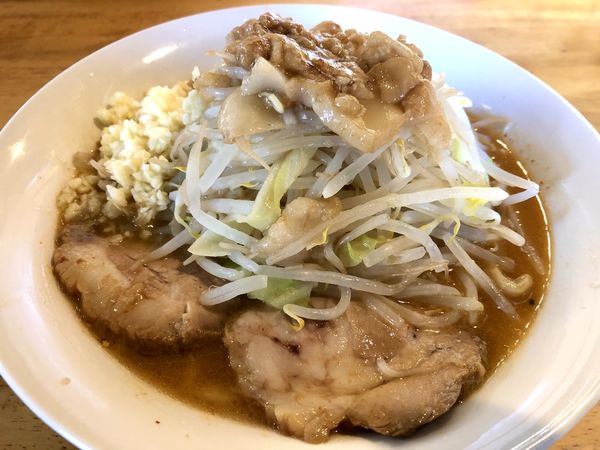 「味噌ラーメン（900円）　アブラ・ニンニク」@三十郎 下館駅南店の写真