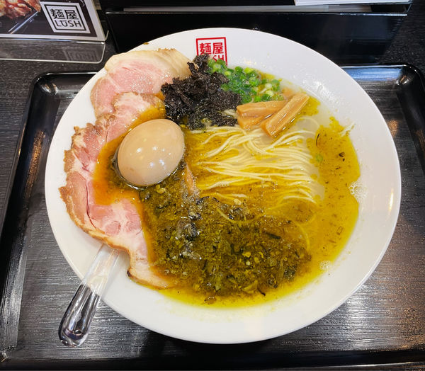 「牡蠣塩らぁ麺(大)＋味玉」@麺屋LUSH 仙台店の写真
