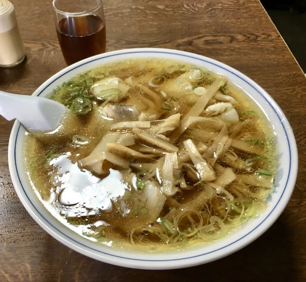 「ワンタン麺(950¥)」@大黒食堂の写真