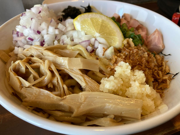 「油そば（並300g）刻み玉ねぎ」@中華蕎麦 志の写真