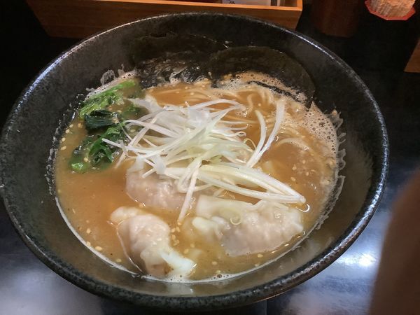 「ワンタン麺 850円」@らぁ麺家康 千城台店の写真