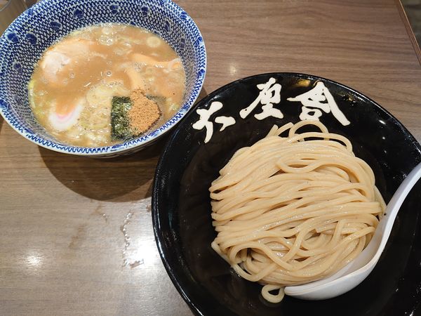 「つけめん(小盛、800円)」@六厘舎TOKYO ソラマチ店の写真