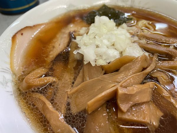 「アサヒスーパードライ ＋多満自慢＋チャーシュー皿→ ラーメン」@丸幸の写真