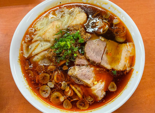 「海老ワンタンメン(辛口)」@日陰の写真