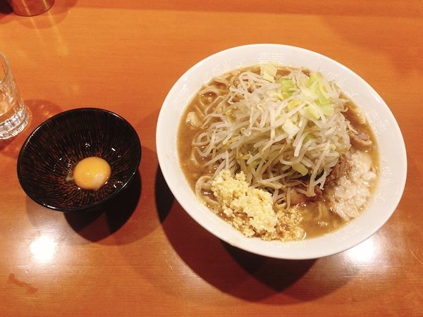 「豚麺大+生卵」@麺屋 長次郎の写真