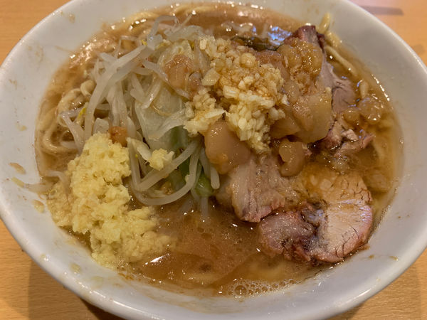 「ラーメン並 ニンニクアブラカラメ 生姜トッピング」@ピコピコポンの写真