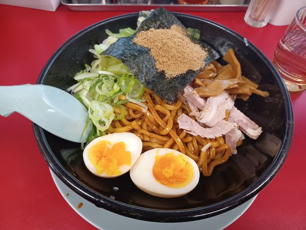 「特製まぜそば　期間限定」@山岡家 川島店の写真