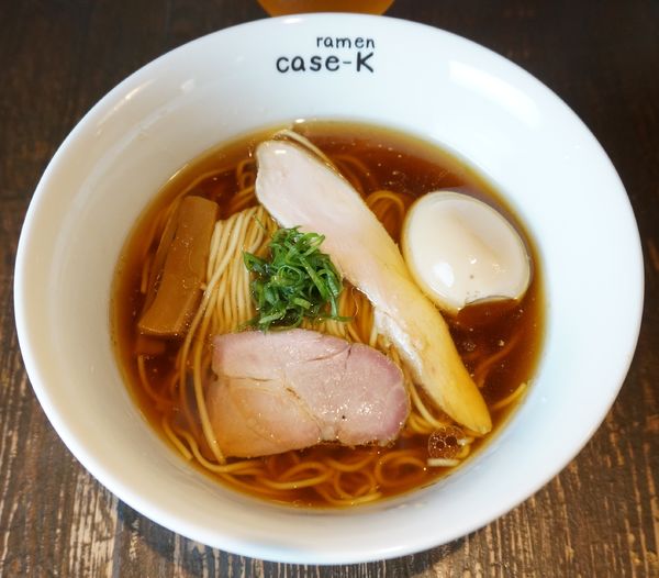 「味玉らぁめん(醤油)＋クラフトビール」@ramen case-Kの写真